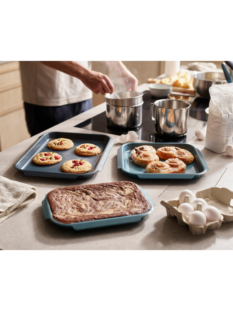 Joseph Joseph non-stick carbon steel baking tray 30cm medium, UK version