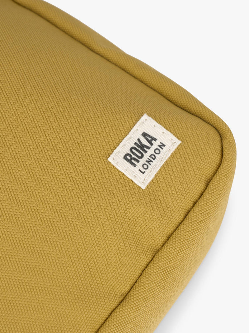 ROKA London Bond Umhängetasche aus recyceltem Canvas, 1,5 L - Britisches Produkt