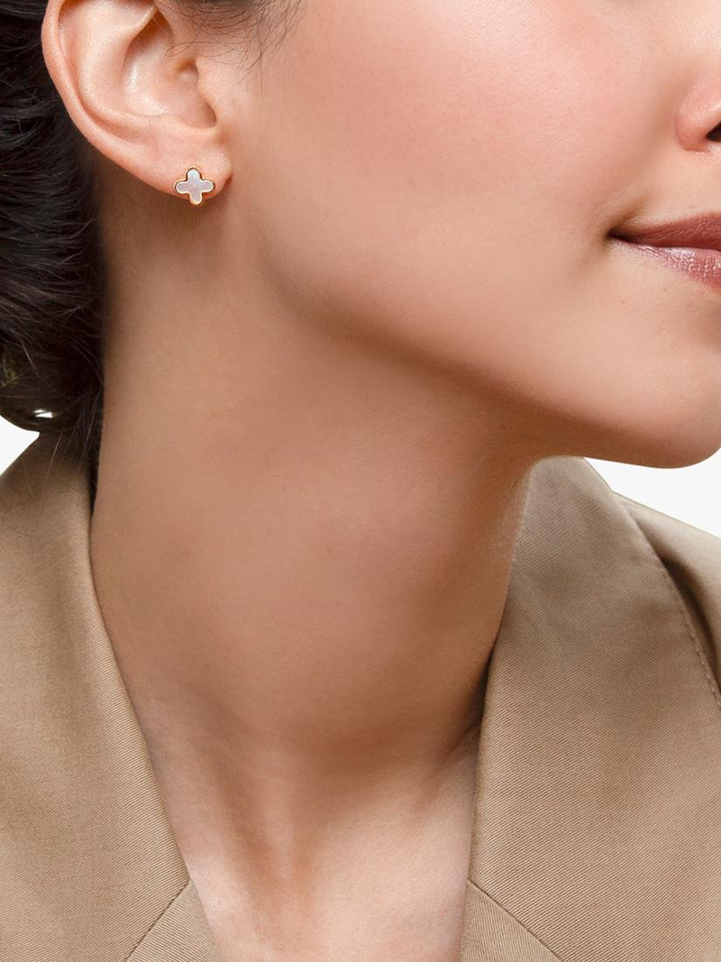 IBB 9ct gold mother of pearl stud earrings - British product