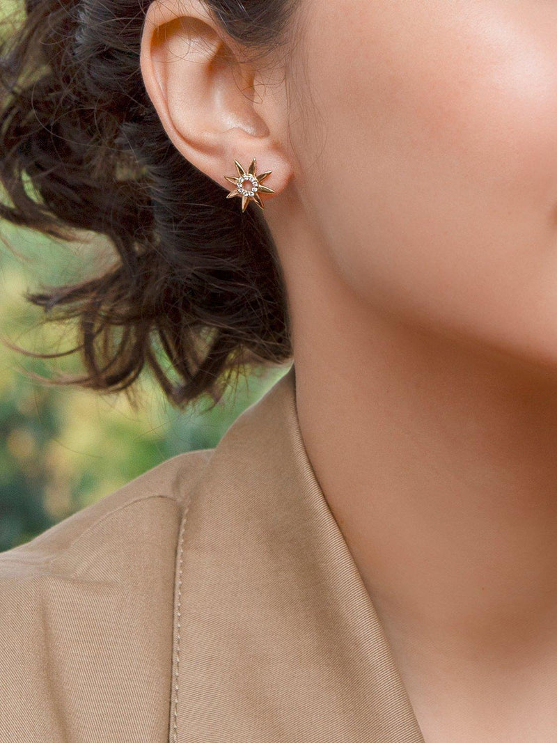 IBB 9ct gold cubic zirconia flower stud earrings, UK version