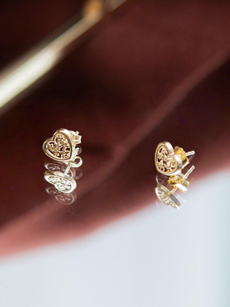 IBB 18ct gold flower heart stud earrings, imported from the UK