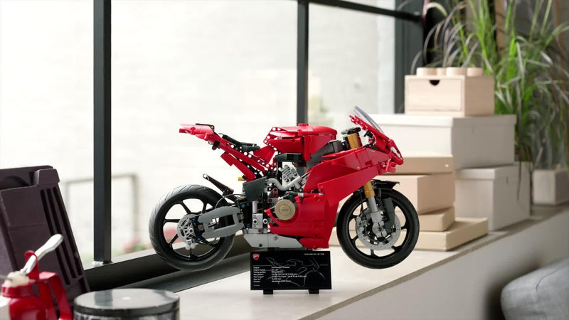 LEGO Ducati Panigale V4S motorcycle building set, UK version