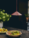 houseof Small Pleat Pendelleuchte mit fliederfarbener Auskleidung - Britisches Produkt