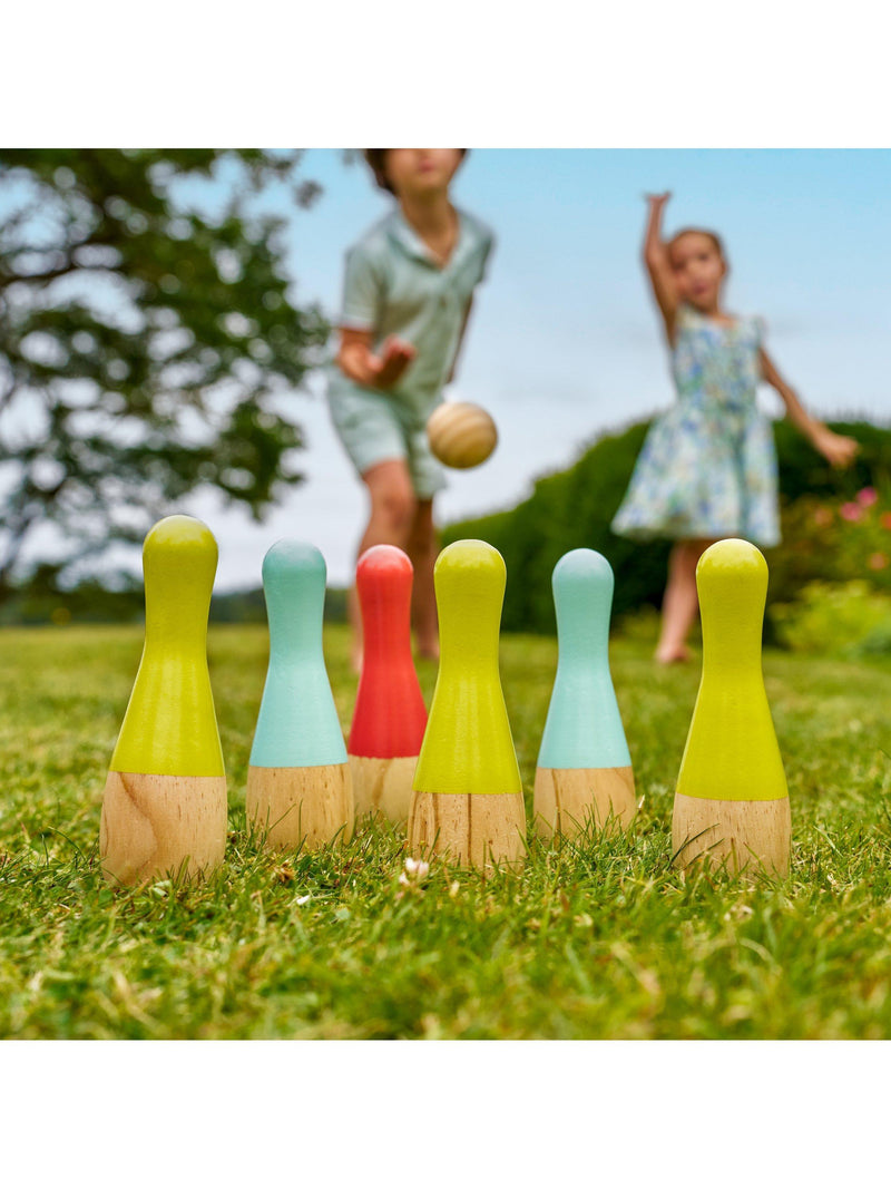 Mookie wooden skittle set outdoor game (British brand)