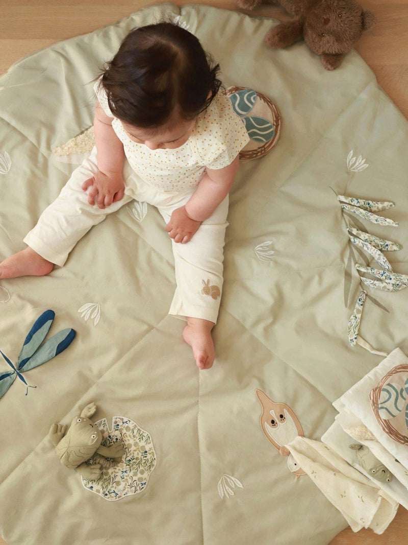 Avery Row baby activity mat with sensory toys 100x100cm - British product
