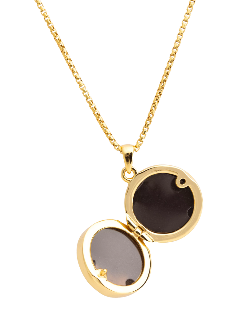 LARNAUTI mother-of-pearl locket with gold plating, UK version
