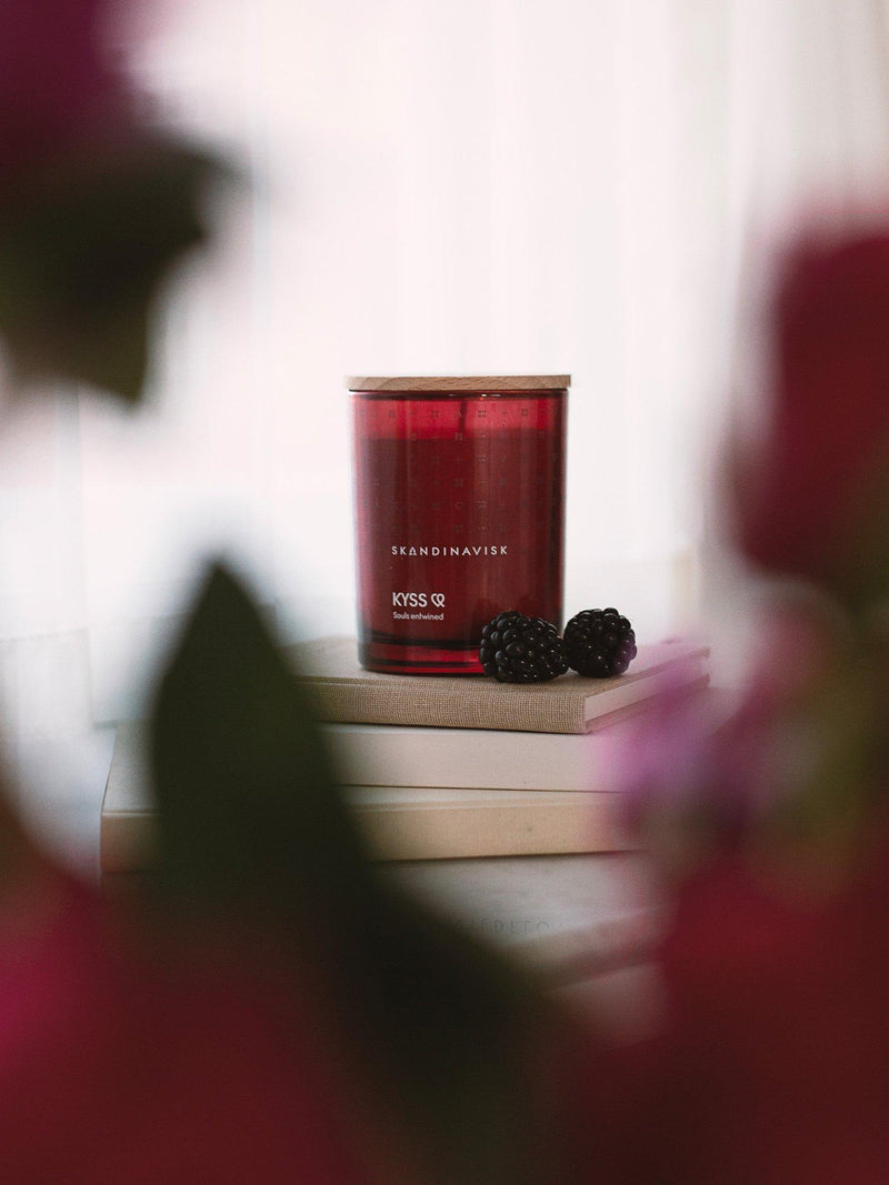 Skandinavisk Kyss scented candle 200g, UK version