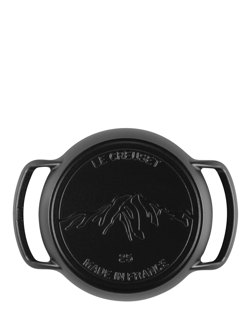 Le Creuset outdoor cast iron skillet Satin Black 25cm, imported from the UK