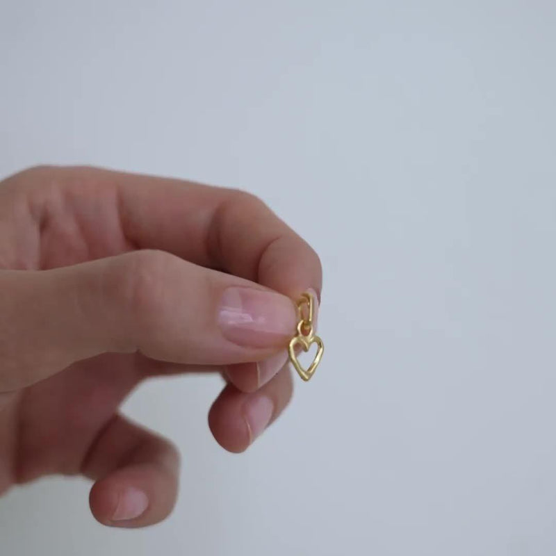 ENAMEL Copenhagen organic clover charm gold 8.5mm (British brand)