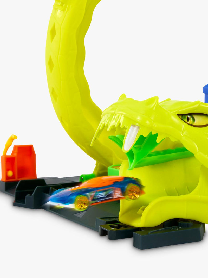 Hot Wheels Snake Spiral Attack playset petrol station - British product
