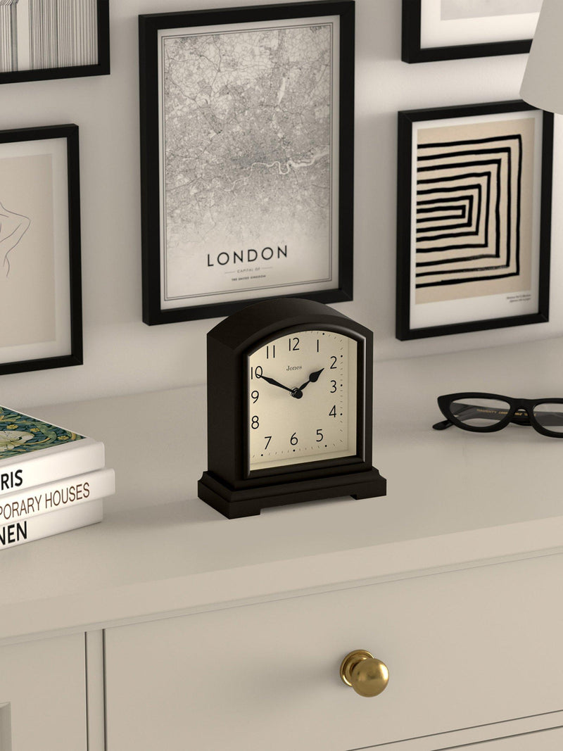Jones Clocks tavern analogue mantel clock with quartz movement, UK version