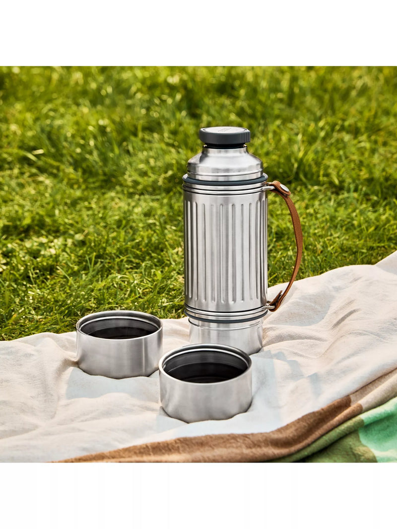 black+blum vacuum insulated flask with two cups 1L (British brand)