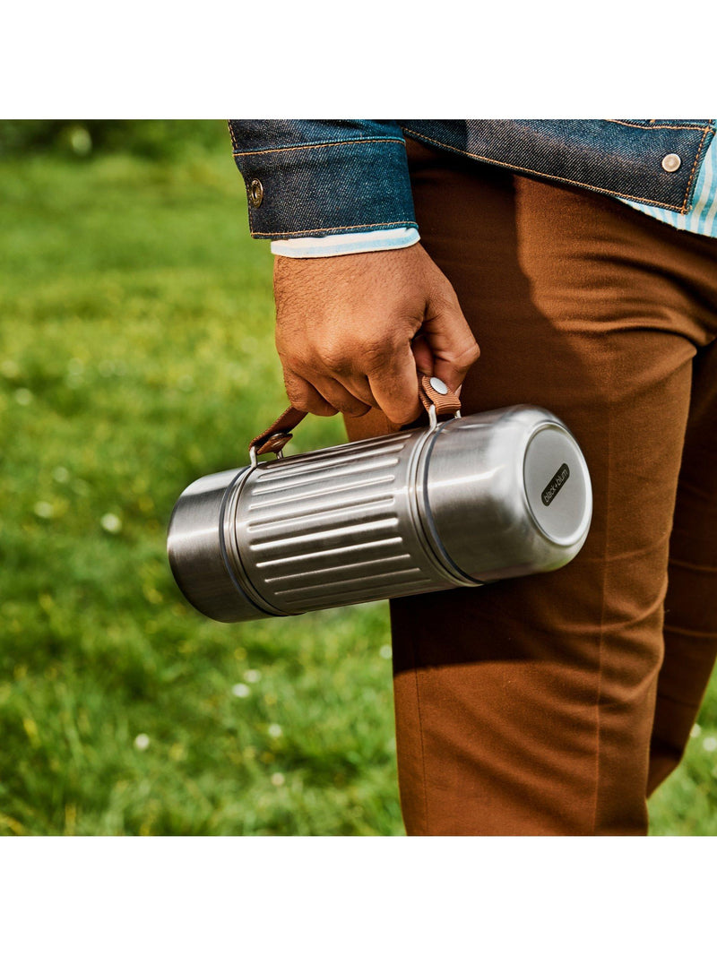 black+blum vacuum insulated flask with two cups 1L (British brand)