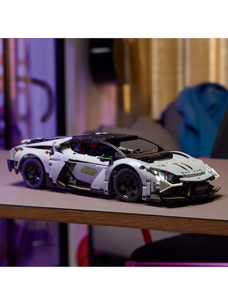LEGO Technic Lamborghini Revuelto RC car toy 1135 pieces - British product