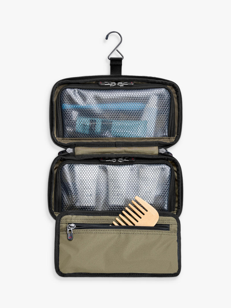 Briggs & Riley hanging toiletry kit in black (British brand)