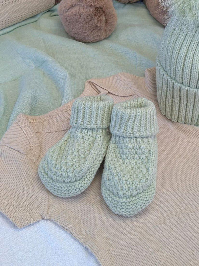 Bumbles & Boo baby hamper with blanket and bunny - British product