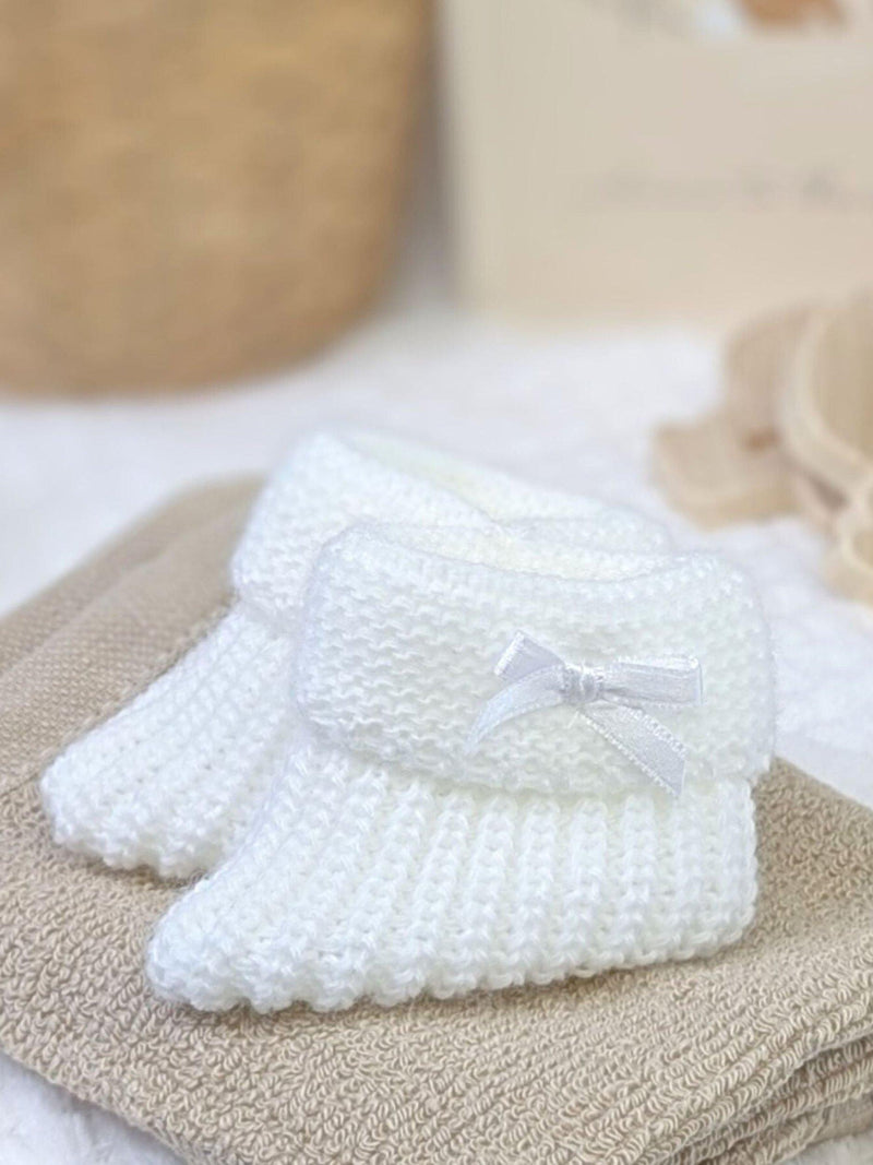 Bumbles & Boo mum-to-be gift hamper with personalised card, imported from the UK