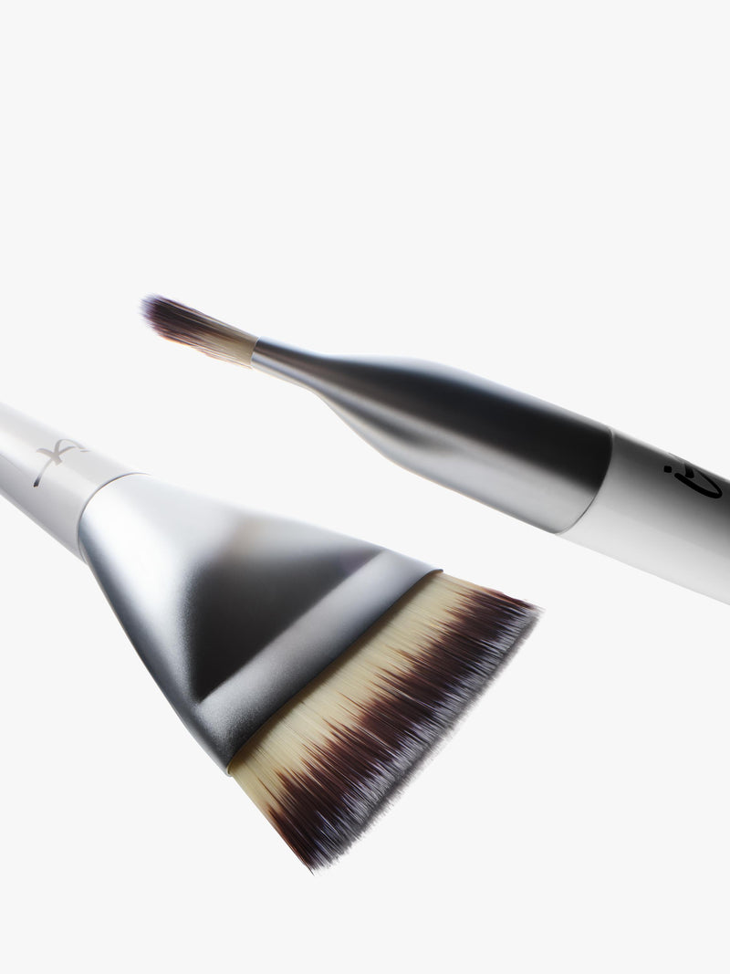 IT Cosmetics Foundation Brush Heavenly Luxe, imported from the UK