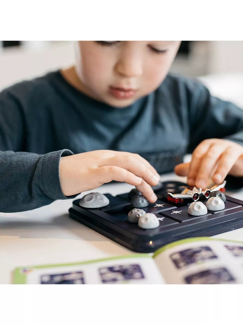 SmartGames Asteroid Escape puzzle game for ages 8+ (British brand)