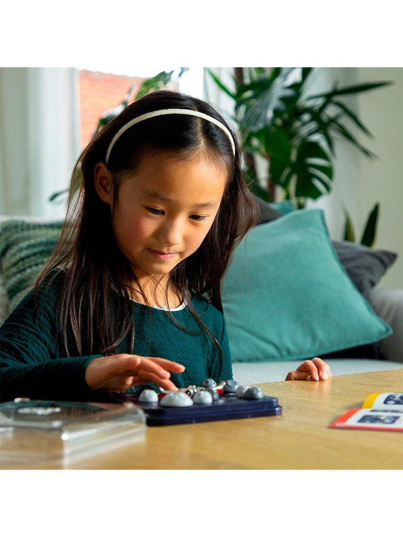 SmartGames Asteroid Escape puzzle game for ages 8+ (British brand)