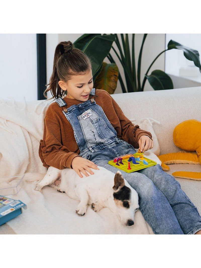 SmartGames Dog Obstacle Run Puzzle (British brand)