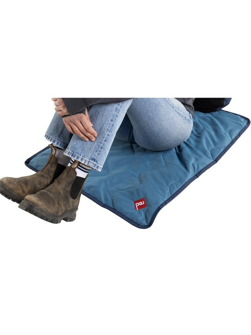 Red Adventure sit mat blue quilted lightweight - British product