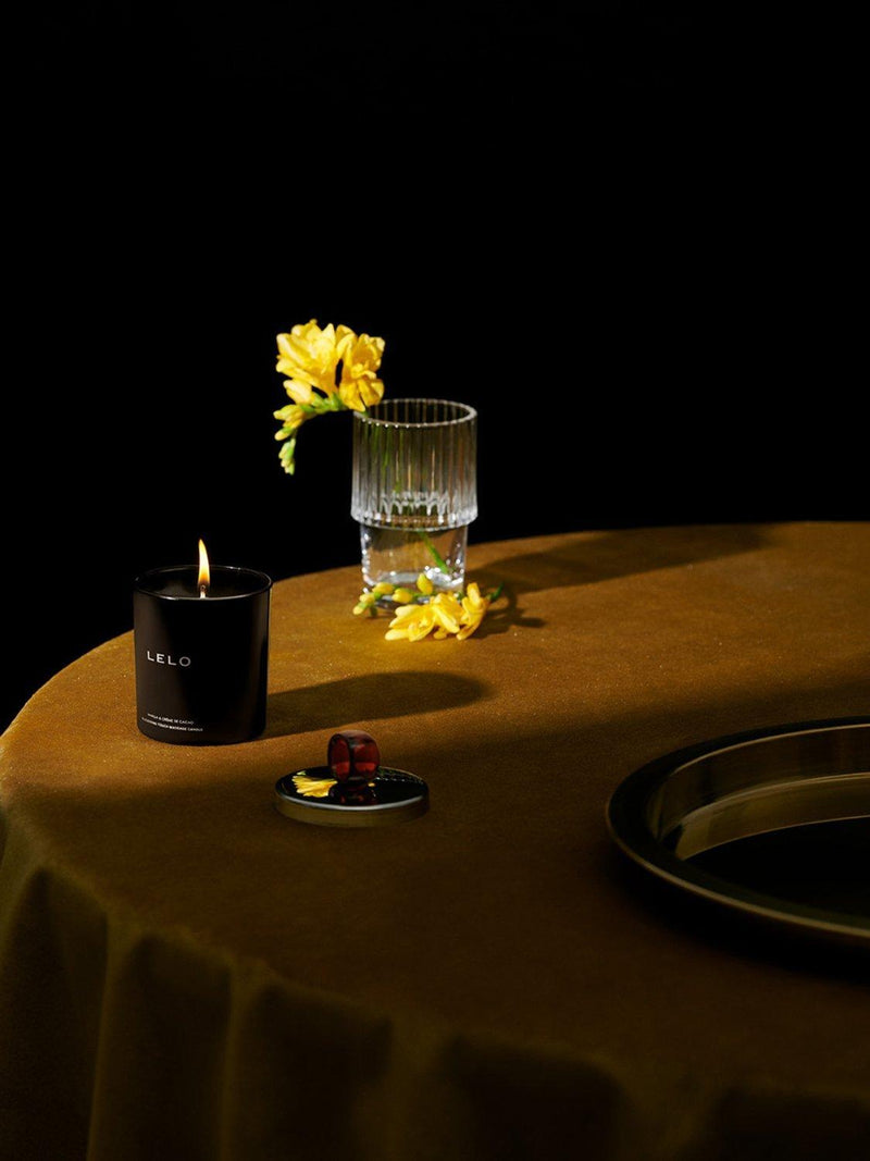 LELO Flickering Touch massage candle black pepper pomegranate 400g, UK version