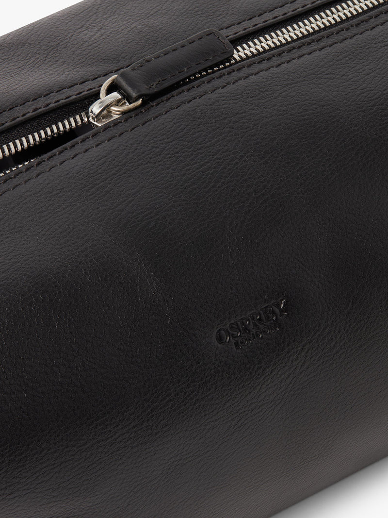 Osprey London Toby leather washbag - British product