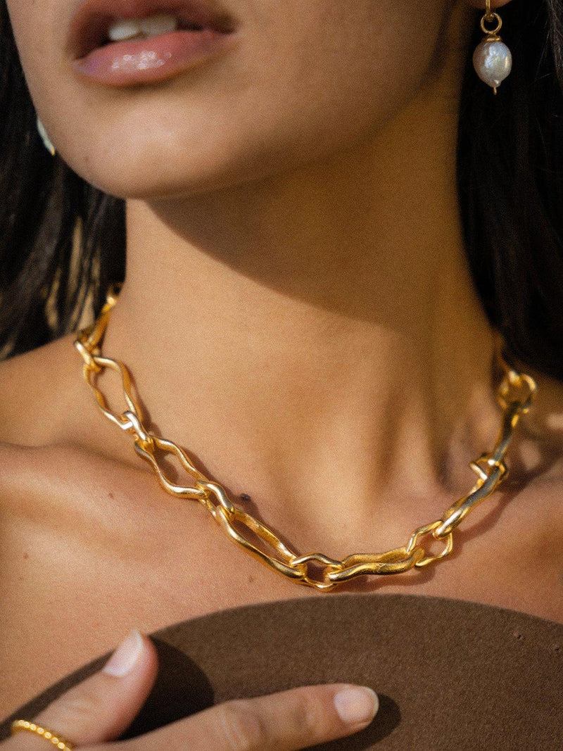 Ottoman Hands Etta chain necklace gold - (British brand)