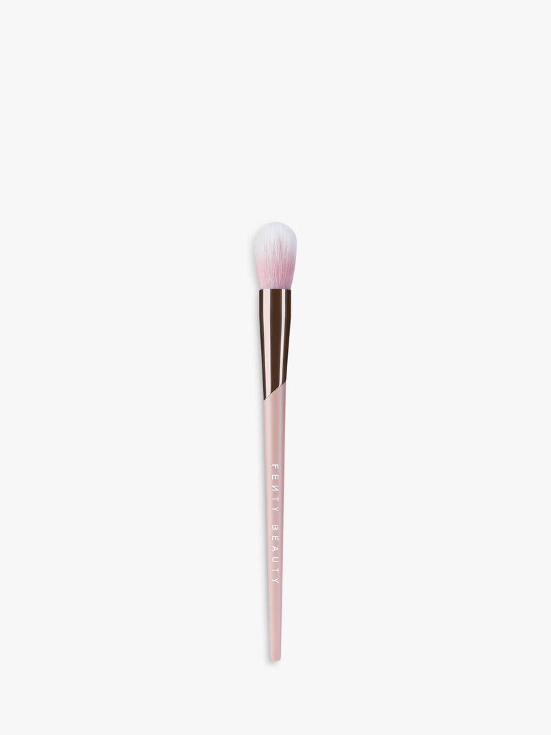Fenty Beauty Precision Highlighter Brush 135 - British product