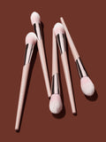 Fenty Beauty Precision Highlighter Brush 135 - British product