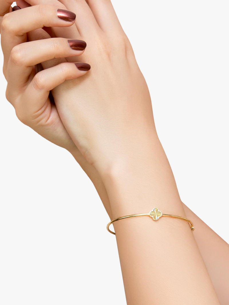 IBB 9ct yellow gold rainbow petal bangle with 8mm pendant (British brand)