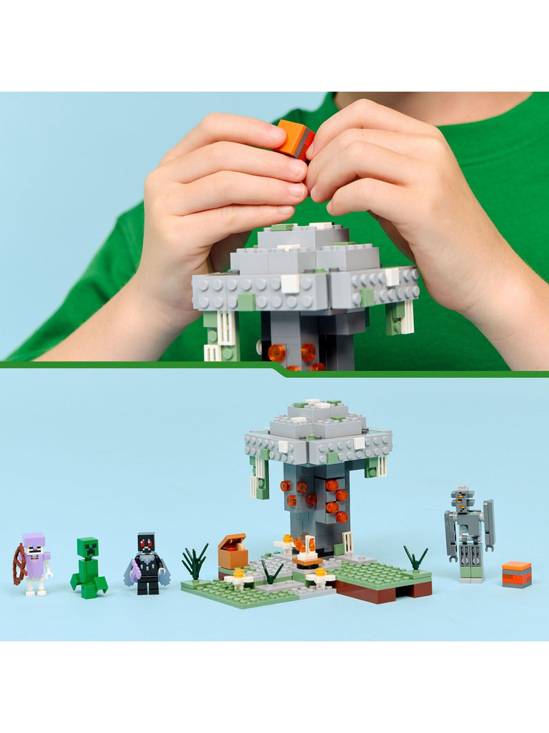 LEGO Minecraft Pale Garden building set 21586, UK version