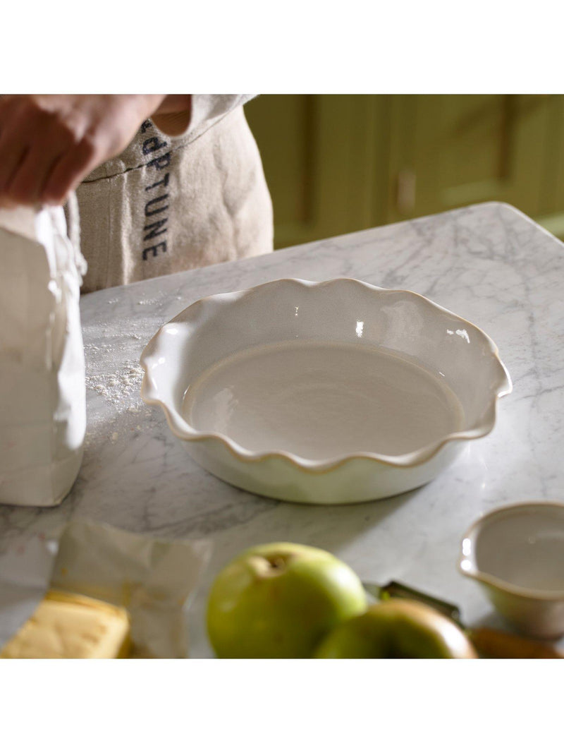 Neptune Bramley stoneware pie dish 26.7cm - British product