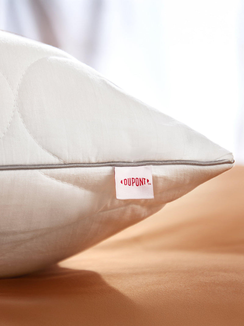 Sealy Dual Comfort Memory Foam Standard Pillow, imported from the UK
