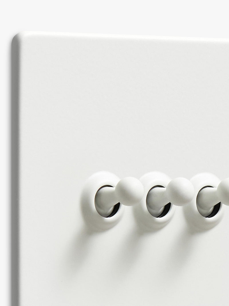 Dowsing & Reynolds Soft White triple toggle switch - British brand