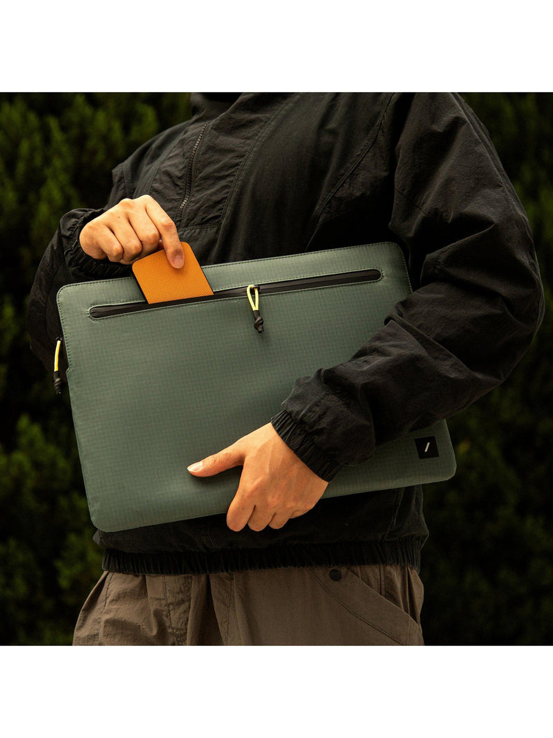Native Union Ultralight sleeve for MacBook 13 slate green (British brand)