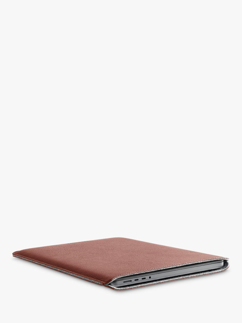 WOOLNUT leather sleeve cognac for 16-inch MacBook Pro - British product