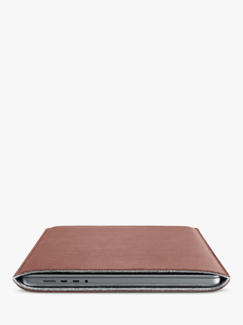 WOOLNUT leather sleeve cognac for 16-inch MacBook Pro - British product