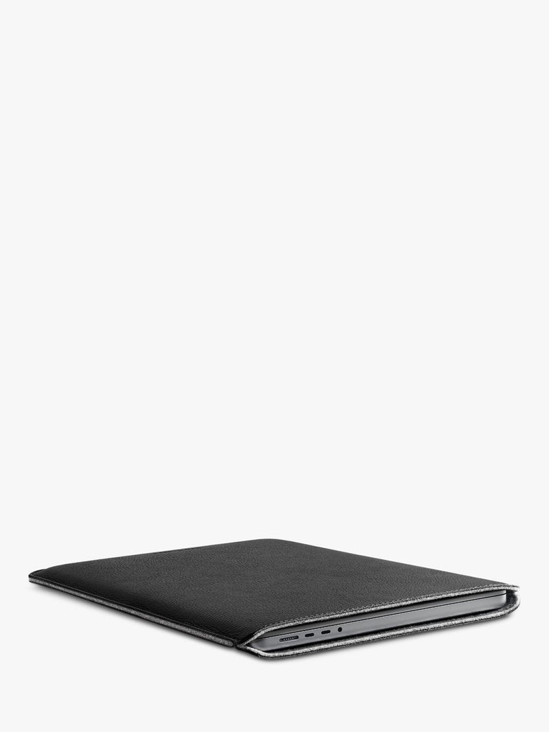 WOOLNUT leather sleeve black 16-inch MacBook Pro - British product