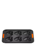 Le Creuset heart non-stick bake tray 6 cup - British product