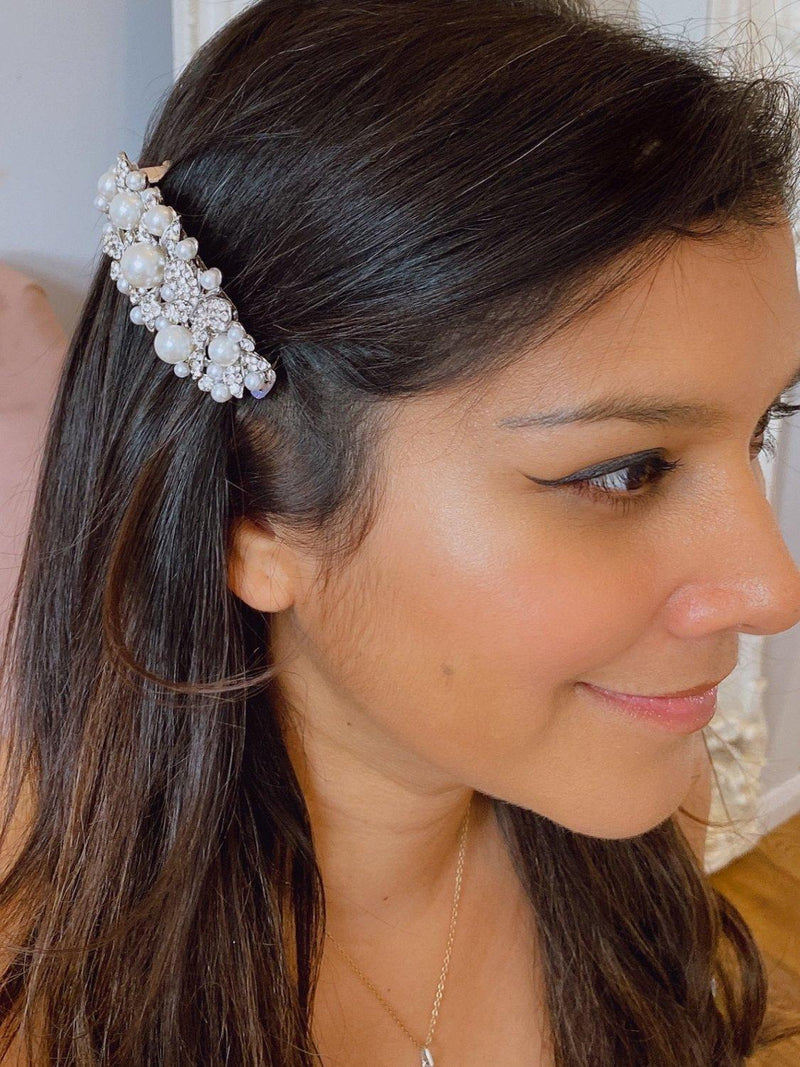 QueenMee butterfly embellished hair clip crystal silver (British brand)