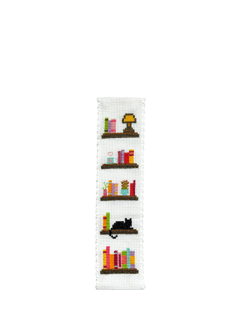 Crafty Kit Company Booklovers cross stitch kit 18cm - British product
