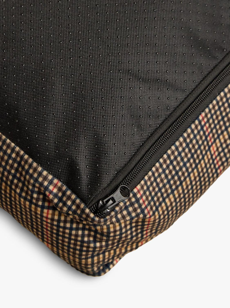 Joules Henson Check pet duvet with non-slip base, UK version