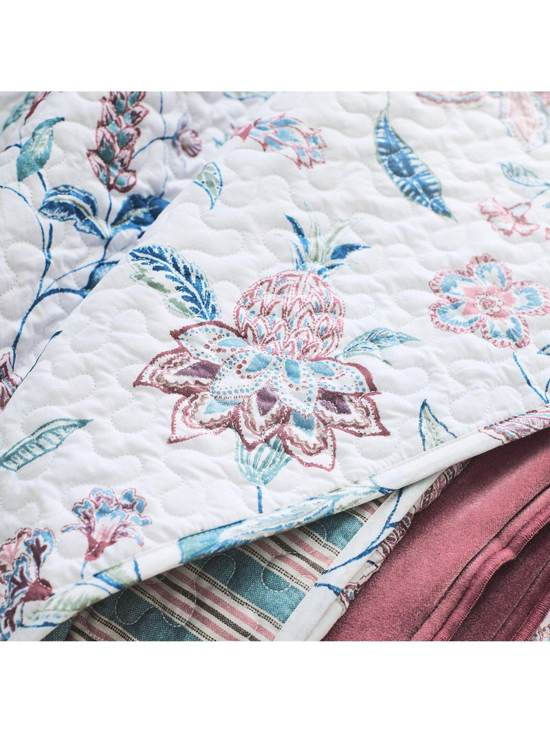 Christy Kew bedspread in blue - British product