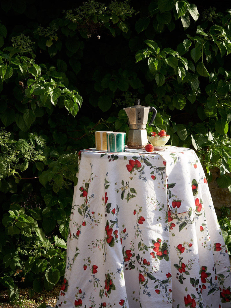 By Hope Wild Strawberry linen tablecloth 250x143cm, imported from the UK