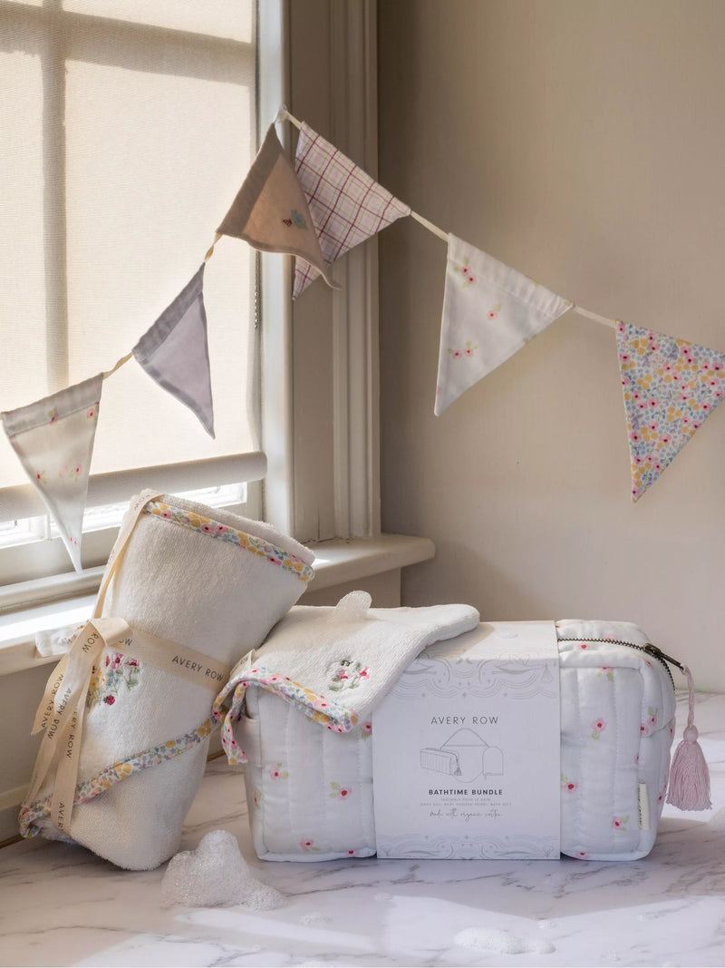Avery Row bathtime bundle with organic cotton towel and mitt, UK version