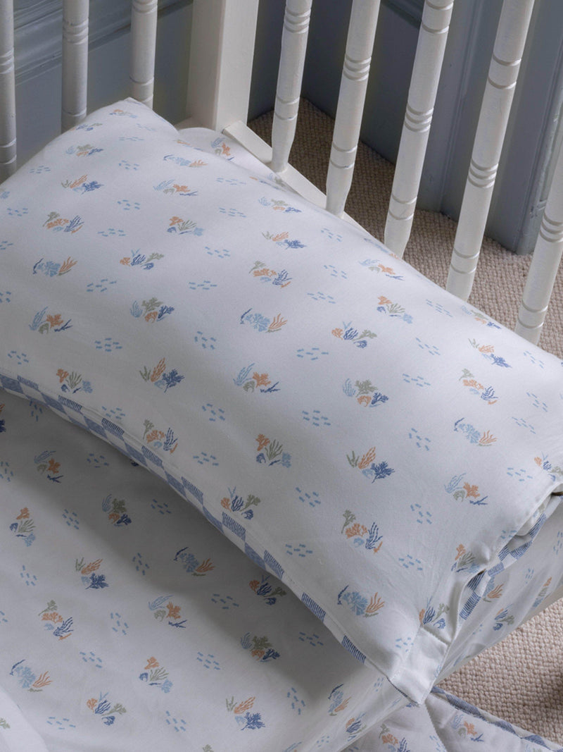 Avery Row cotbed fitted sheet Coastline, UK version