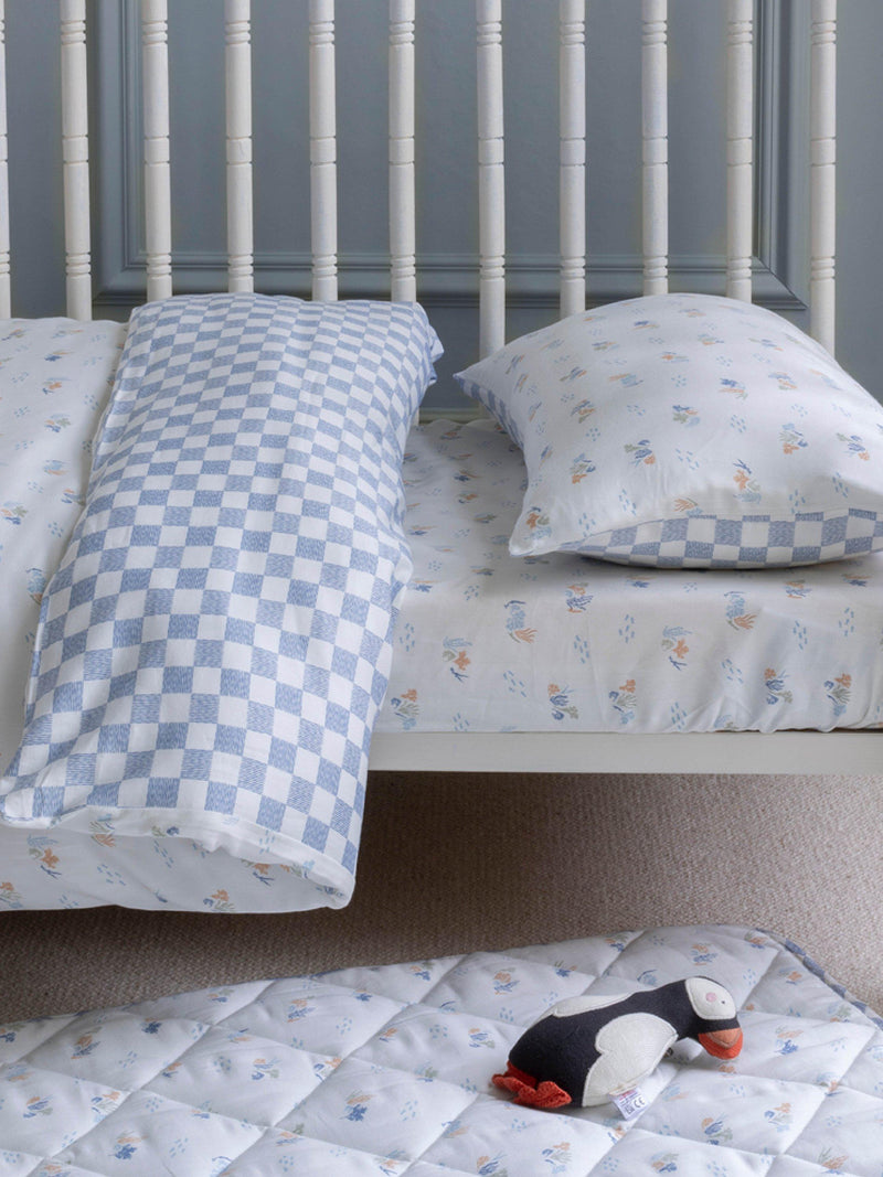 Avery Row cotbed fitted sheet Coastline, UK version