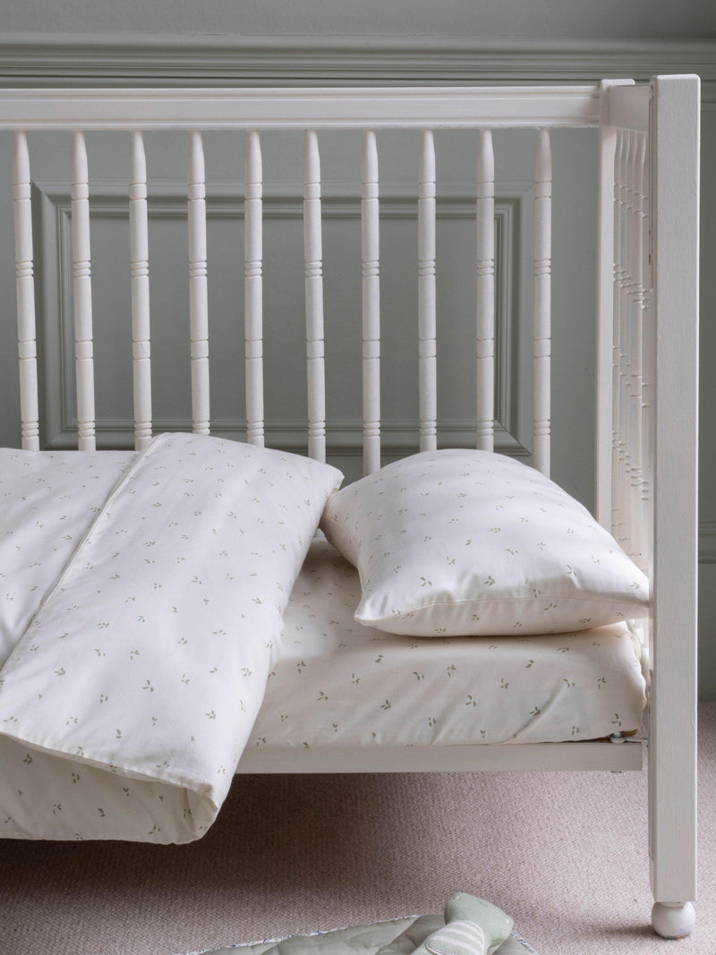 Avery Row cotbed duvet cover and pillowcase set organic cotton - British product